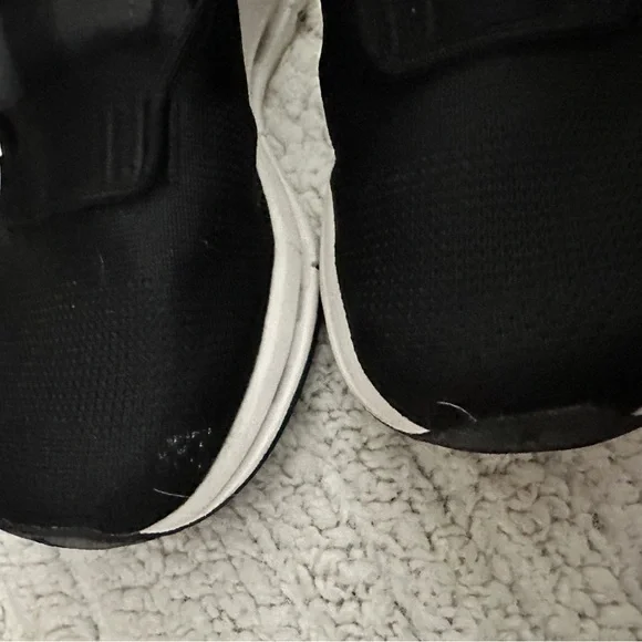 On Running Women's Cloudnova (Style 26.99113) Black/White - Picture 8 of 10